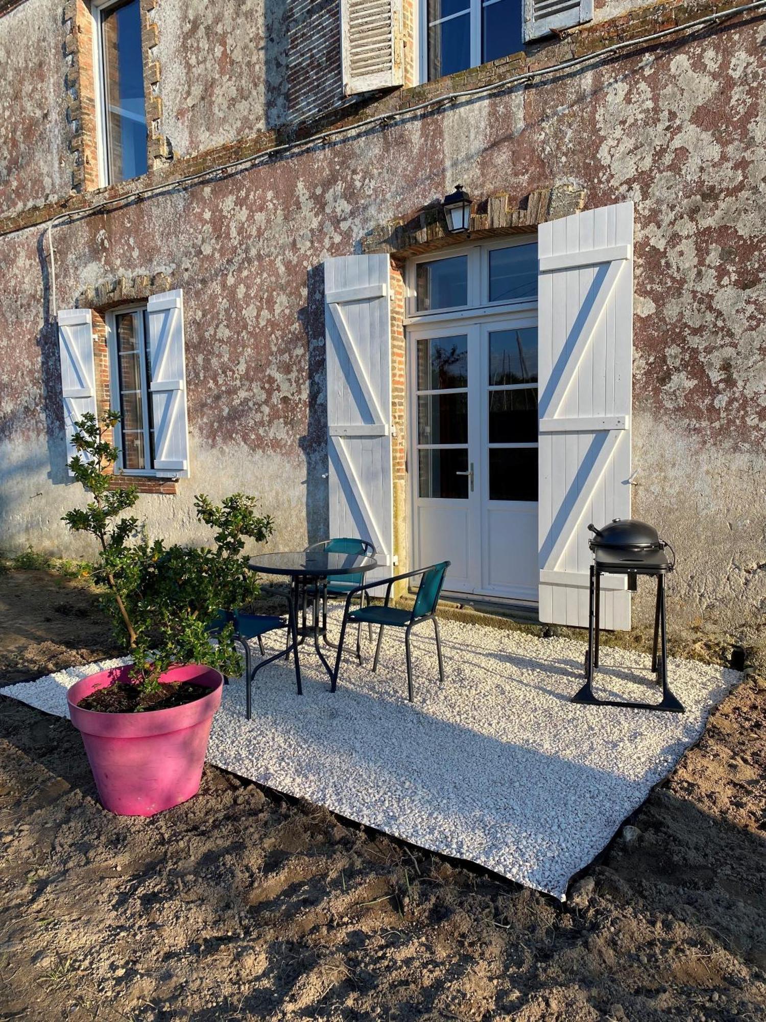 Le Colibri - Domaine De La Houblette Lägenhet Challans Exteriör bild